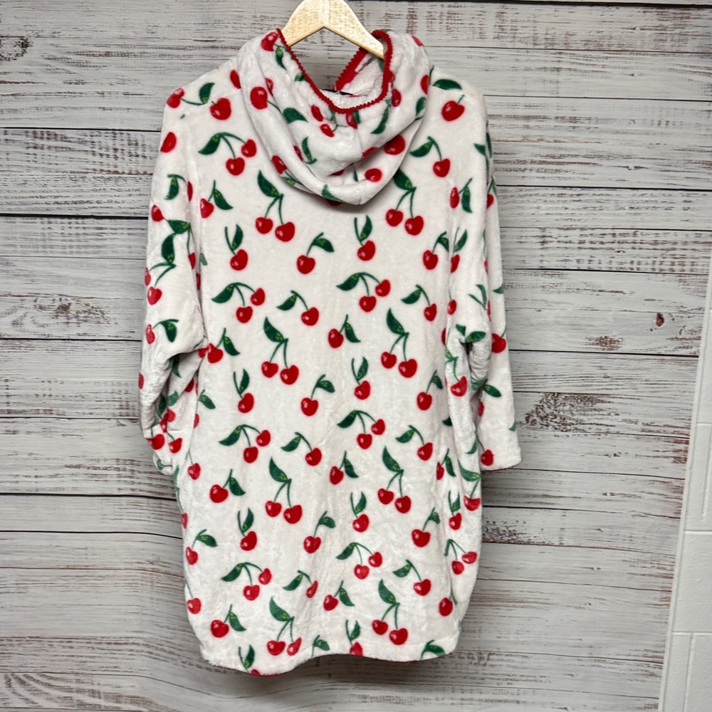 Throwzy By Marlo Lorenz Cherry Patterned Hooded B… - image 5